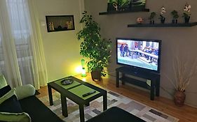 Cozy City Center Apartment